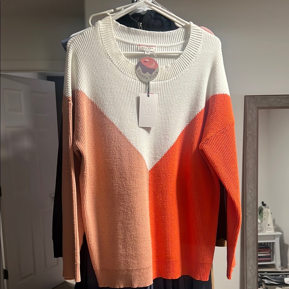 ANDREE BY UNIT Cream and Orange Crew Neck Sweater